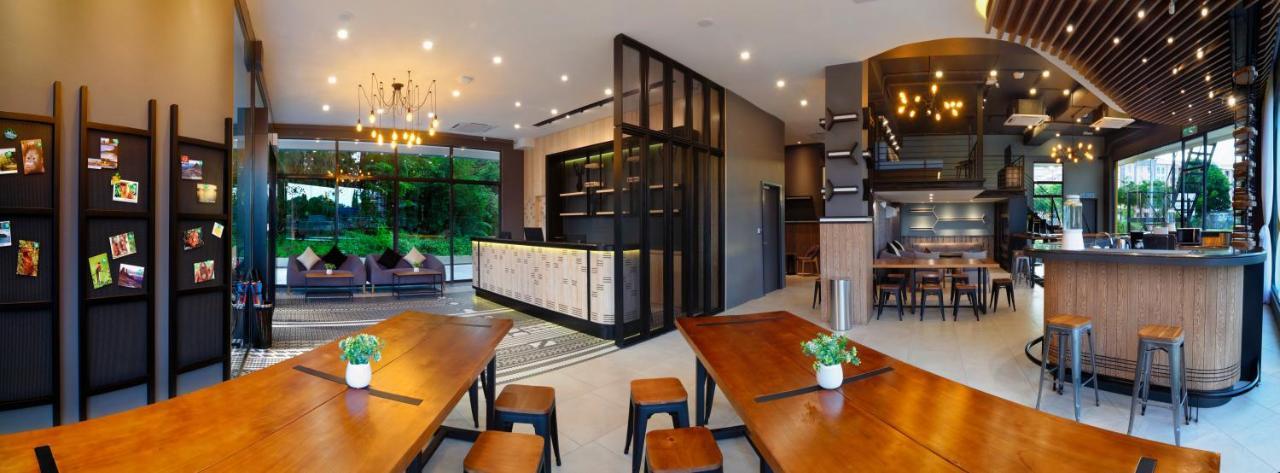 Bulatan Hostel Tanjong Aru Extérieur photo